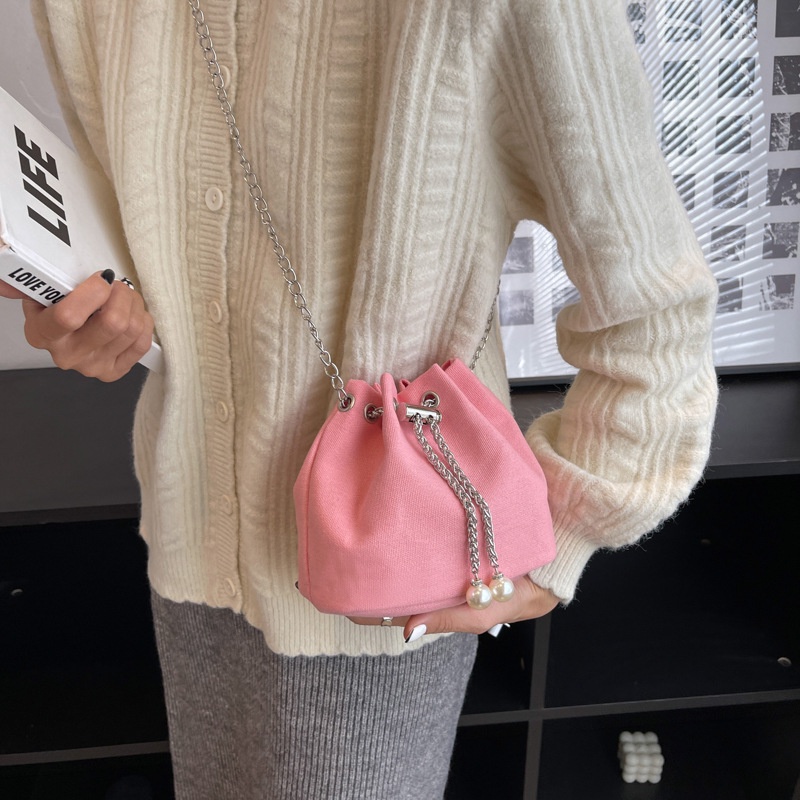 Túi Xách bucket Phối Dây Xích Kiểu Dáng Thời Trang Dành Cho Nữ