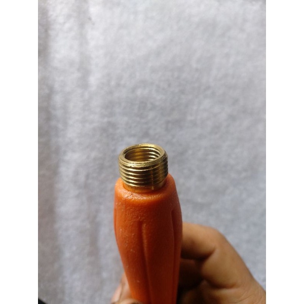 Tay bóp xịt thuốc sâu, tưới lan