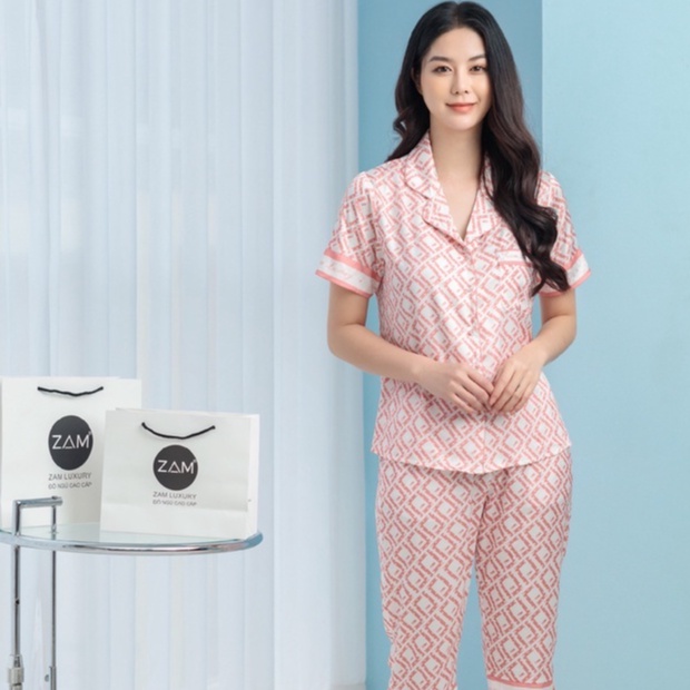 Bộ ngủ Pyjama satin ZAM Luxury - SLA59 - Áo ngắn tay quần lửng hoạ tiết