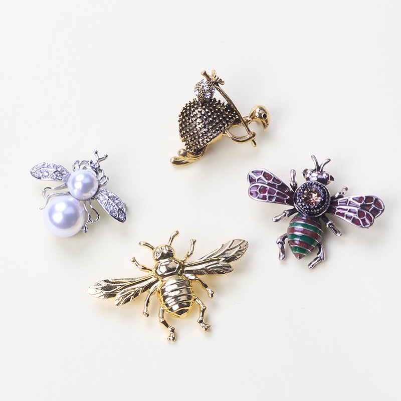 Trâm Cài Áo Hình Con Ong Đính Ngọc Trai Sang Trọng