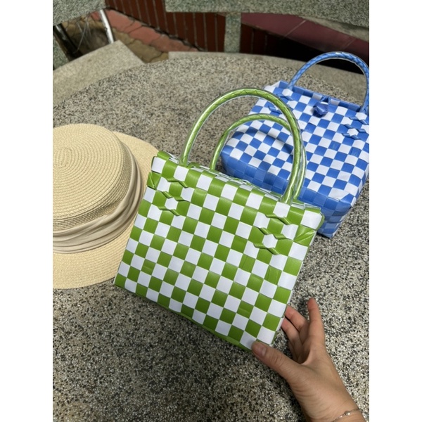 Túi dây  nhựa  Đan  thủ  công dáng vuông size 19