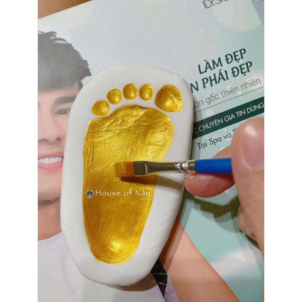 Đất sét in dấu chân tay cho bé