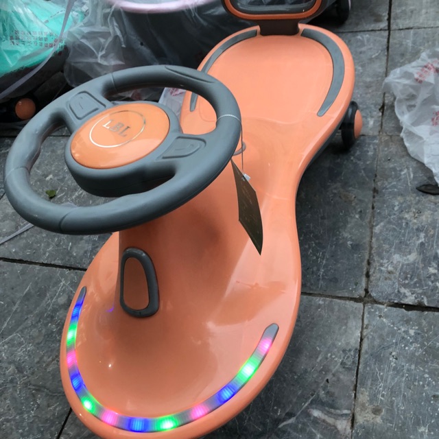 Xe lắc cho bé Y09A