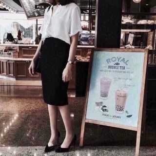 chân váy bút chì lưng cao