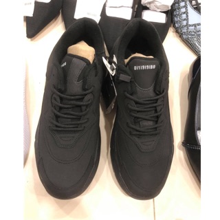 Giày nam Bershka