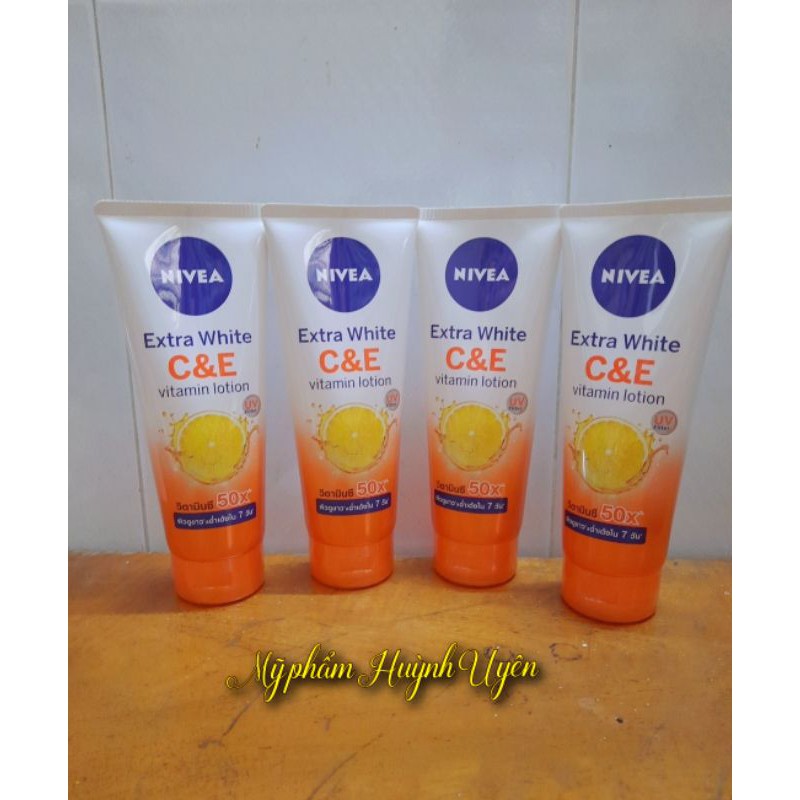 Sữa dưỡng thể dưỡng trắng NIVEA C&E VITAMIN LOTION