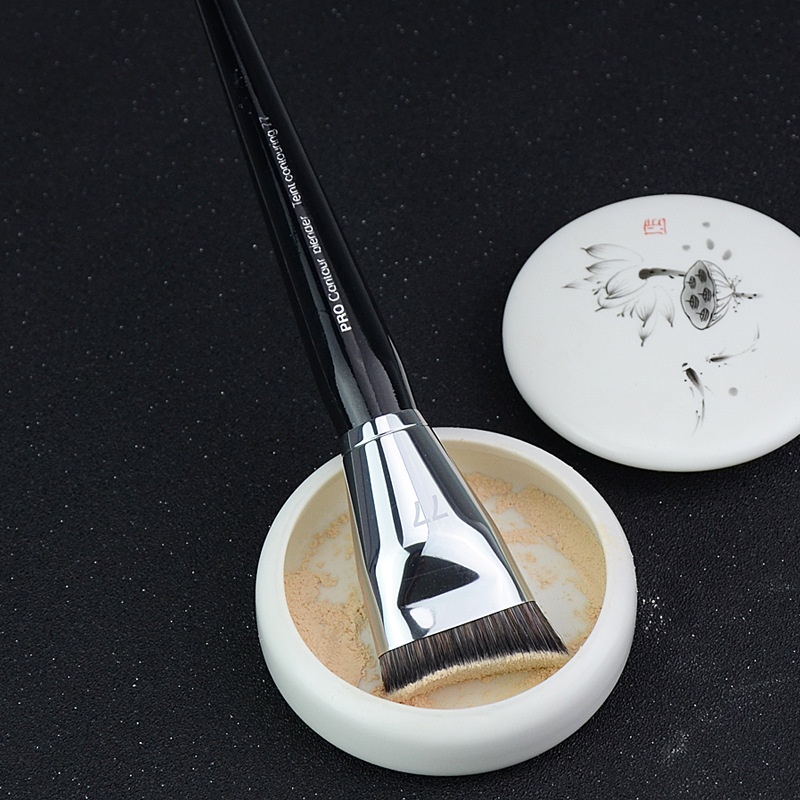 Cọ Tạo Khối Sephora Contour Blender Brush 77