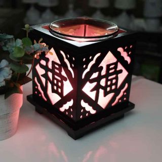 Đèn xông tinh dầu chất liệu gỗ