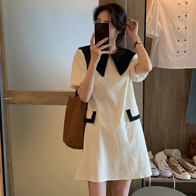 (Order) Váy MORAN cộc tay cổ bẻ rộng cánh sen phối màu đen trắng dáng A-line viền túi sang trọng Korea (QC loại 1)