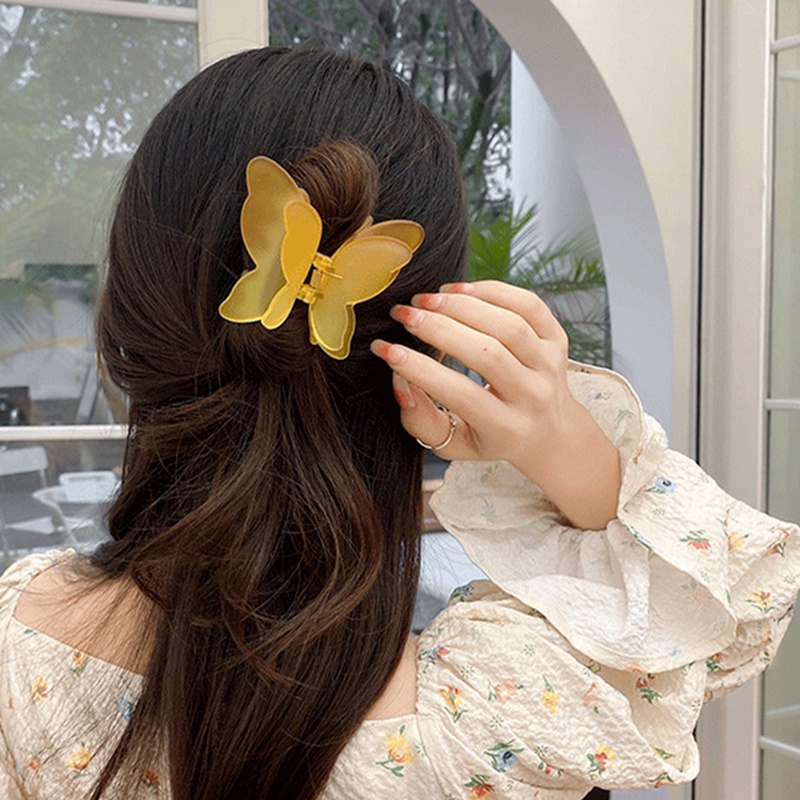 1 Kẹp Tóc Càng Cua Bằng Acrylic Hình Bướm Nhiều Màu Sắc Thoải Mái Dành Cho Nữ
