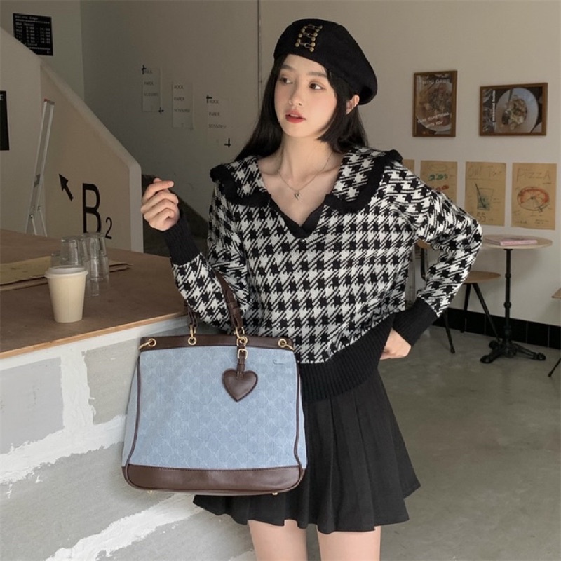 Áo len nữ cổ búp bê hoạ tiết kẻ sọc caro dáng ngắn phong cách trẻ trung, dễ thương
