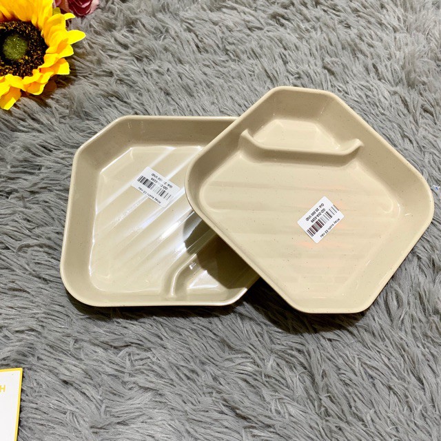 Khay sushi 15,5cm vuông kèm chén chấm màu nâu kem, đen - Sushi tray F-SUSHI03