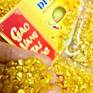 GẠO VÀNG THẦN TÀI rắc Vào những ngày vía Thần tài hay ngày mùng 1 hoặc ngày 15 âm lịch