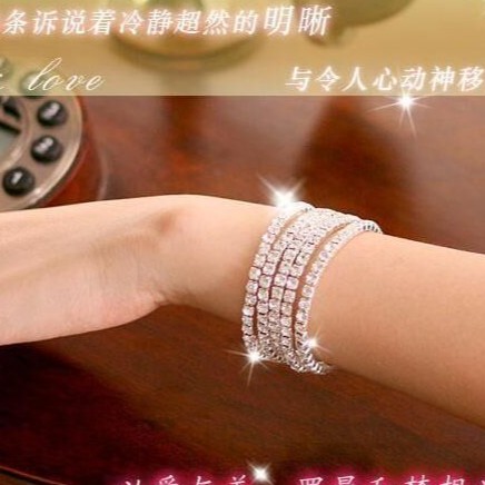 Vòng tay hình đá kim cương nhân tạo lấp lánh hàn quốc