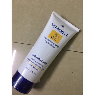 Sữa rửa mặt Vitamin E Thái Lan 190g
