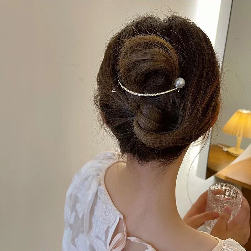 Kẹp Tóc Vàng Hình Trăng Khuyết Đính Ngọc Trai Giả Đơn Giản