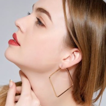 M 28 Hoa tai khuyên vuông thời trang cá tính