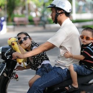 Gối đi xe máy an toàn cho bé