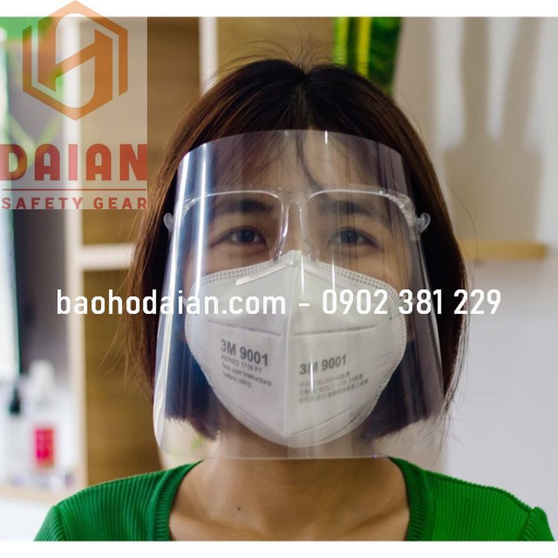 Kính chống giọt bắn trong suốt bảo vệ mặt - hình thật