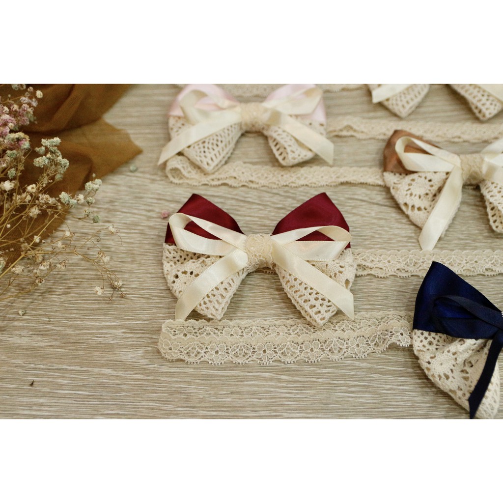 Băng đô nơ ren phối sang chảnh cho bé.