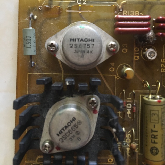 Đôi sò sắt 2SC665 hitachi