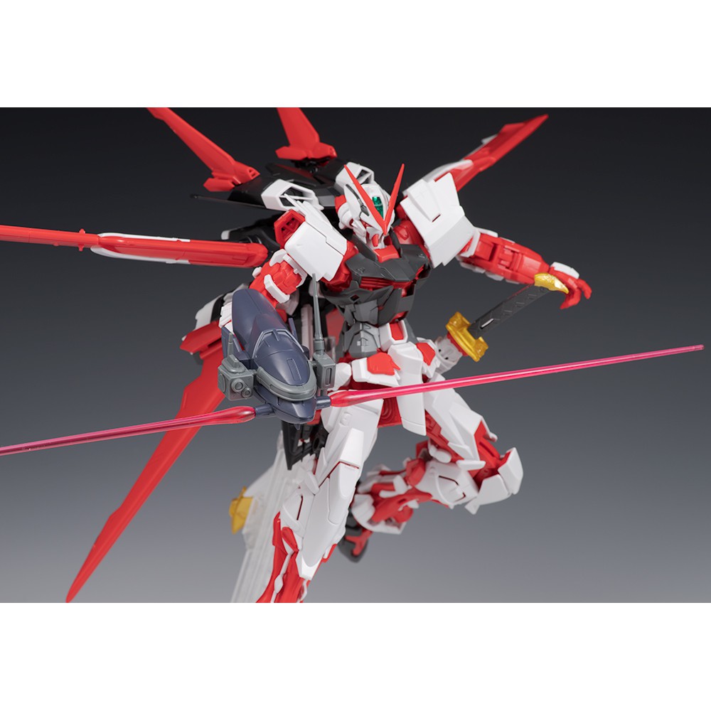 Mô hình lắp ráp MG 1/100 Gundam Astray Red Flight Unit Bandai