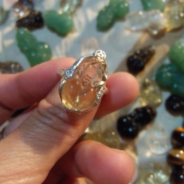 Nhẫn tì hưu thạch anh vàng