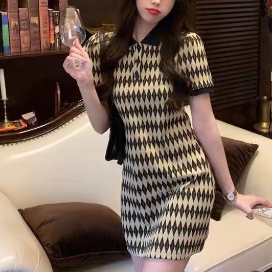Đầm Ngắn Cổ Polo Họa Tiết Sọc Caro Thiết Kế Mới Thời Trang Mùa Hè Dành Cho Nữ