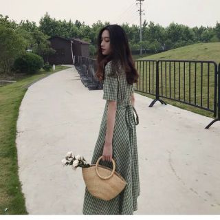 Váy kẻ cổ v vintage