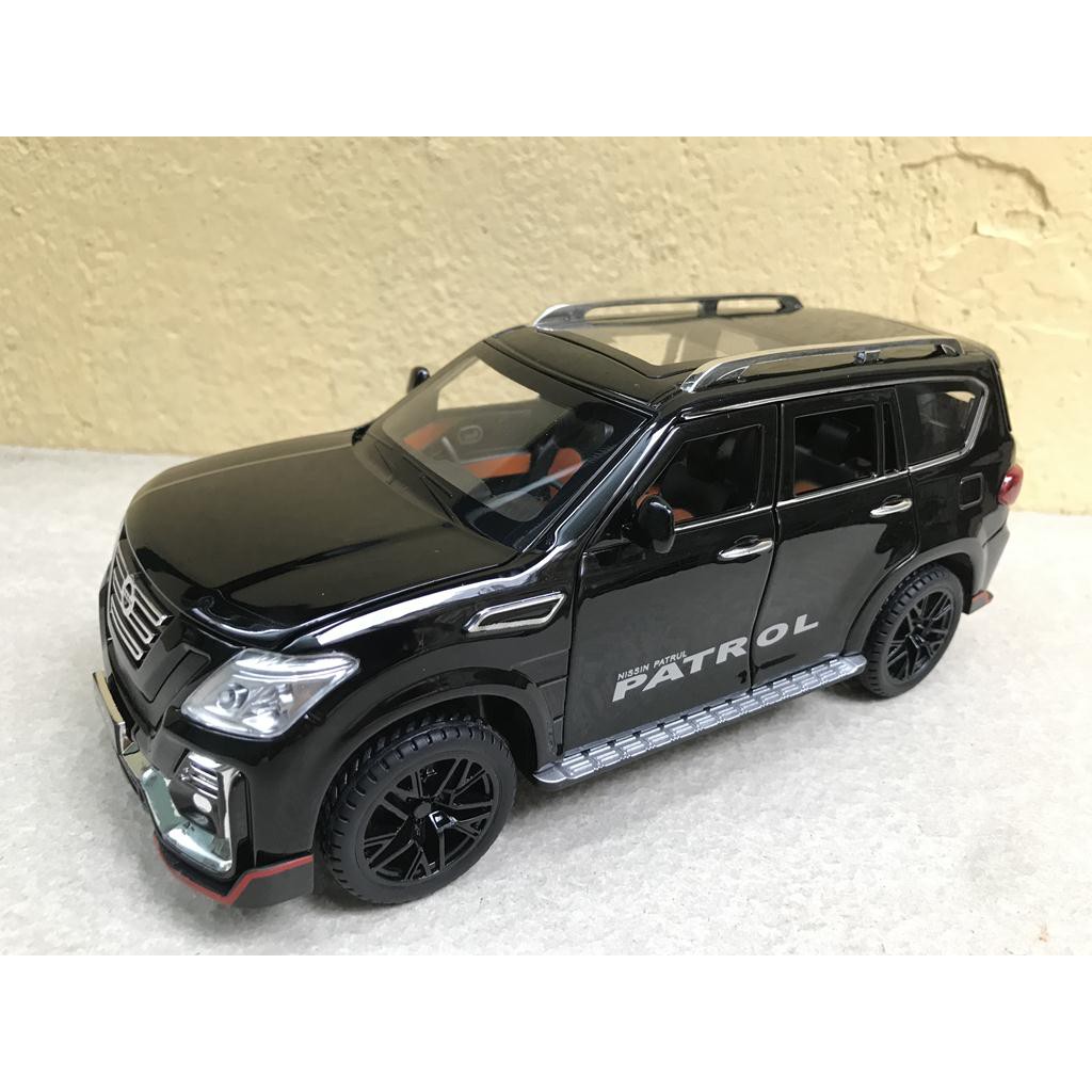 Mô hình xe Ô tô NISSAN PATROL 1:24