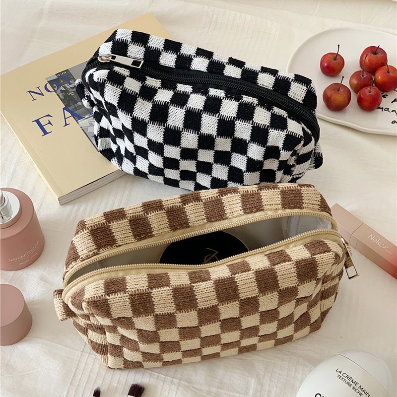 Túi Đựng Bút/Mỹ Phẩm Họa Tiết Bàn Cờ Độc Đáo Tiện Dụng Cho Nữ