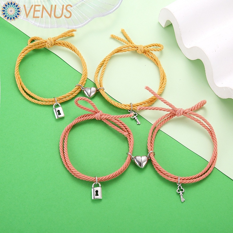 1 Cặp Vòng Tay Dây Bện Co Giãn Mặt Hình Trái Tim Có Thể Điều Chỉnh Phù Hợp Làm Quà Cho Bạn Thân / Bạn Bè