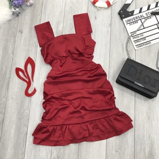 Đầm phi lụa cổ vuông đuôi cá