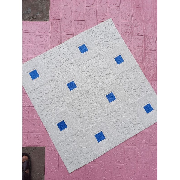Xốp dán tường hoa văn 3D khổ lớn 70x70cm sẵn keo dày 4mm | BigBuy360 - bigbuy360.vn