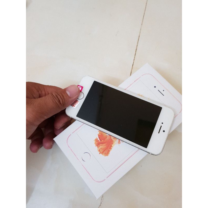 điện thoại Iphone SE 32G bản Quốc Tế, vân Tay nhạy, chơi PUBG/Free Fire mượt