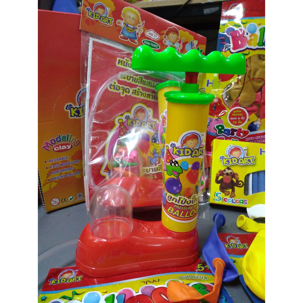 Bơm tay đồ chơi tặng kèm bóng bay cho bé