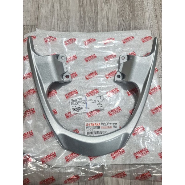 Cảng / Tay Dắt Mio Đời Đầu Màu Bạc