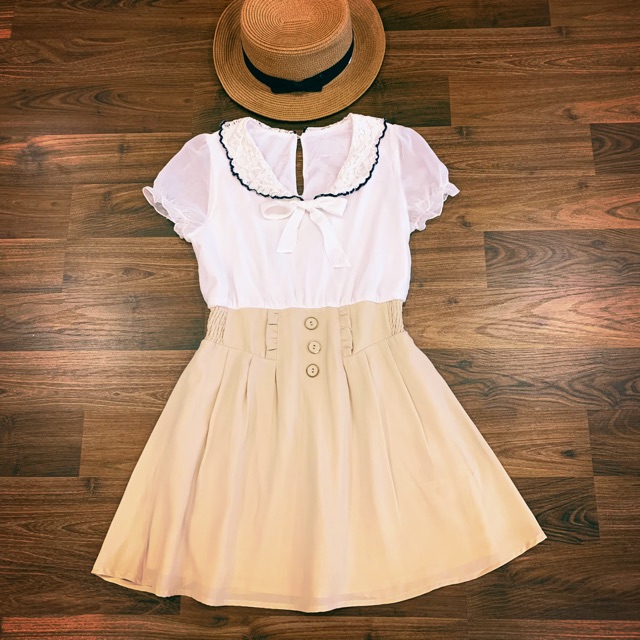 Đầm voan cổ ren