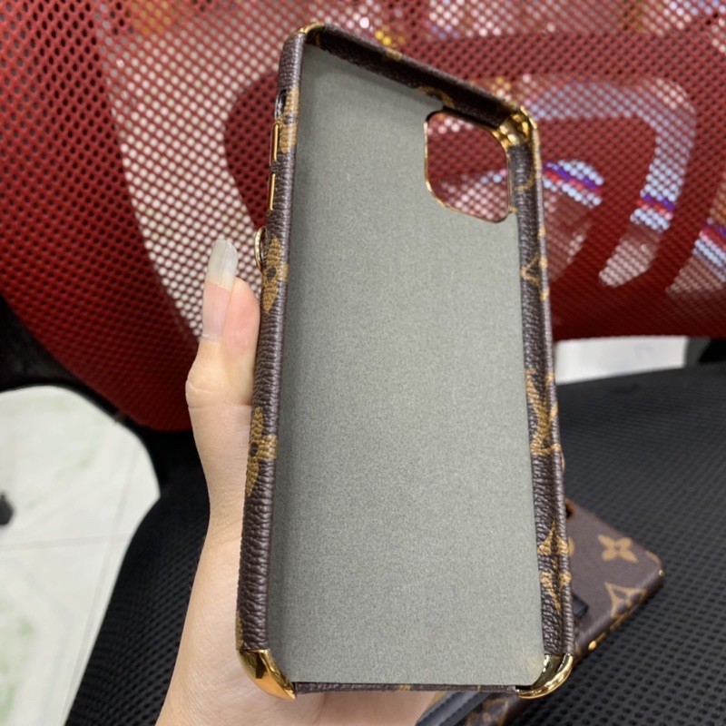 Ốp lưng iPhone 11 pro max 12 pro max kiểu LV túi đựng card hàng cao cấp sang trọng kèm dây đeo