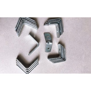 KE GÓC SẮT VUÔNG  2 LỖ 25 X 25 X 14 X 2.0 ( 1 BÓ = 20 CÁI )