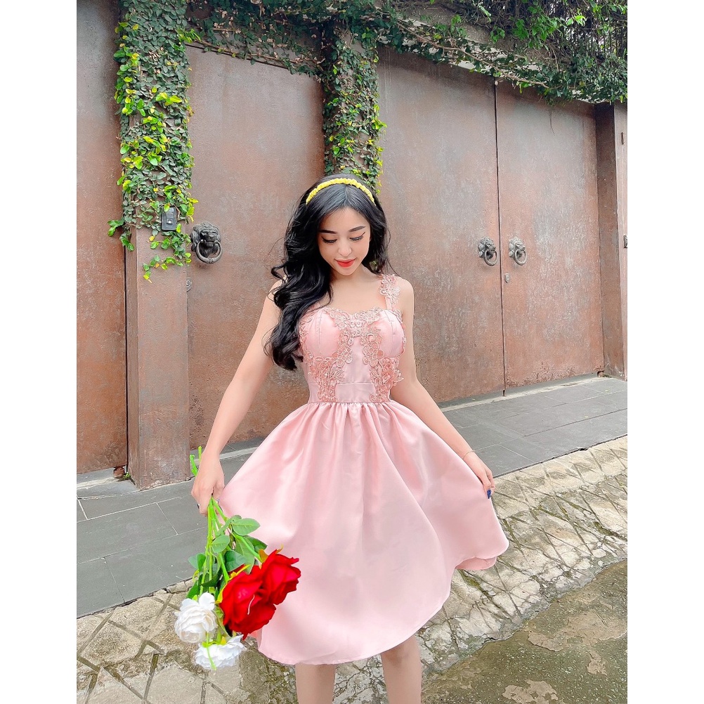 Đầm công chúa đi chơi siêu đẹp với chất liệu tapta phối ren