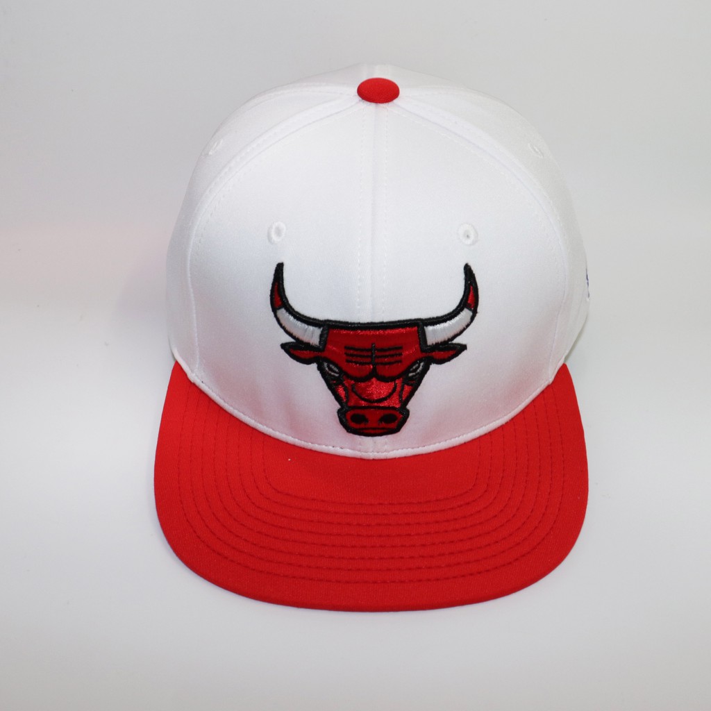 Nón Snapback Bulls Chicago Trắng Kết Đỏ 2021.