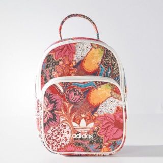 Balo adidas họa tiết