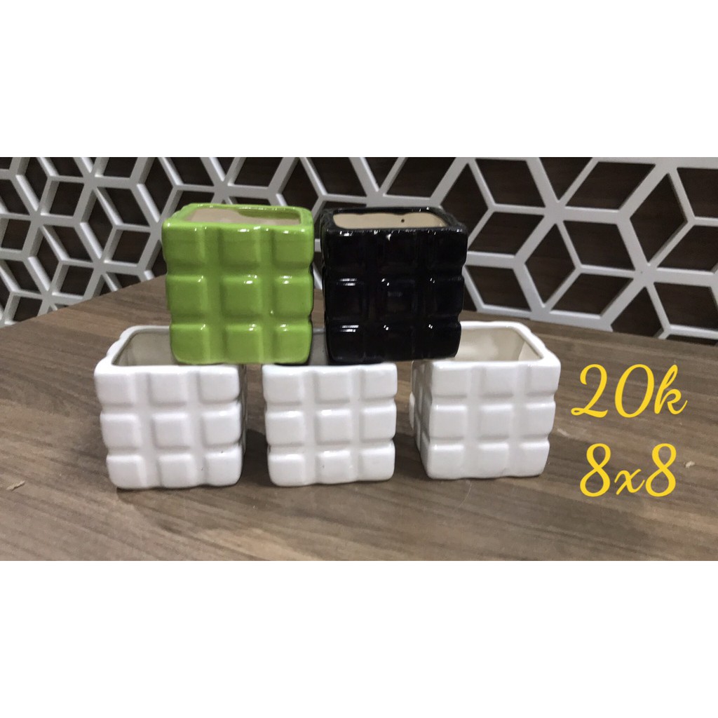 Chậu sứ ô vuông 8cm