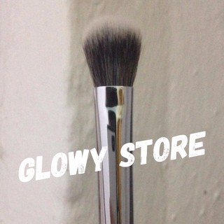 Cọ Morphe E13 OVAL SHADOW FLUFF