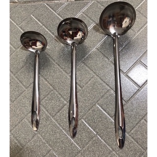 Muỗng vá múc canh-múc lẩu inox cán dài có móc treo