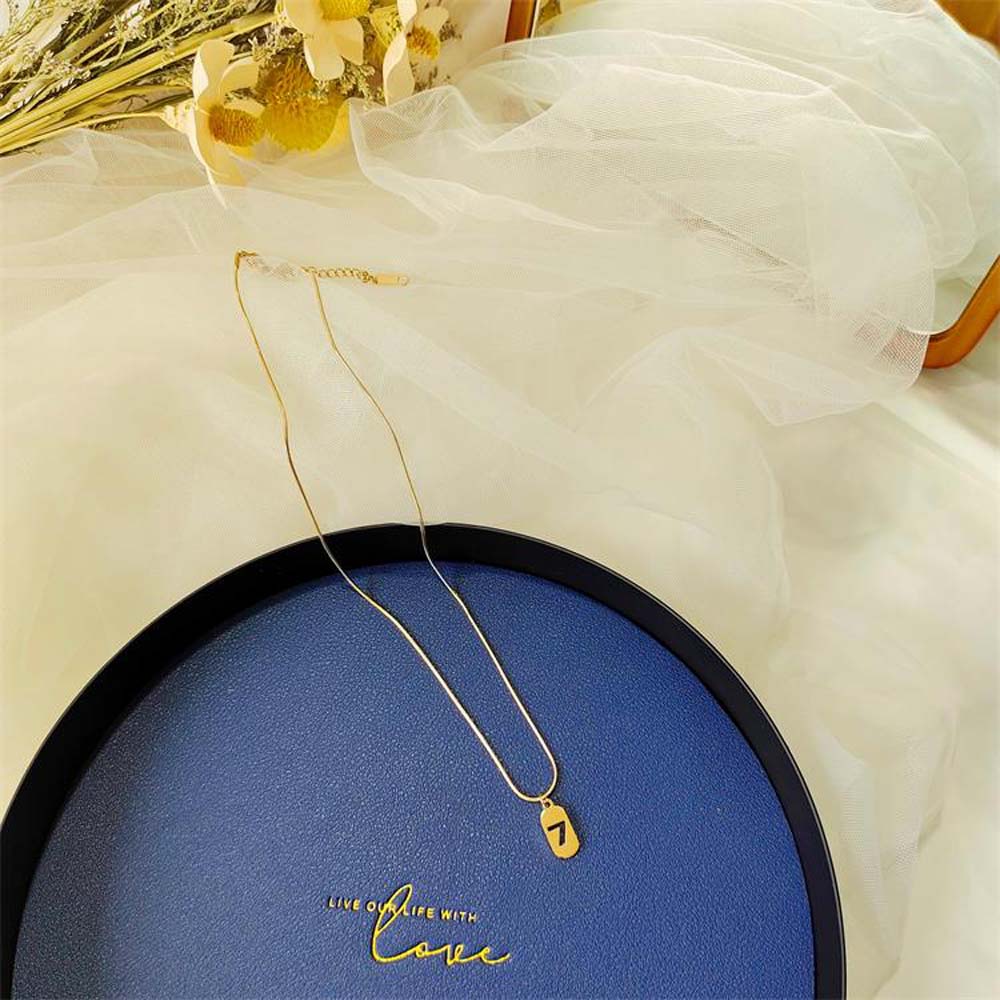 vòng cổ Thép Titan Mặt Hình Vuông Khắc Số 7 Thời Trang Cho Nữ