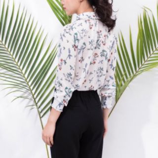Áo sơ mi hoa thắt nơ