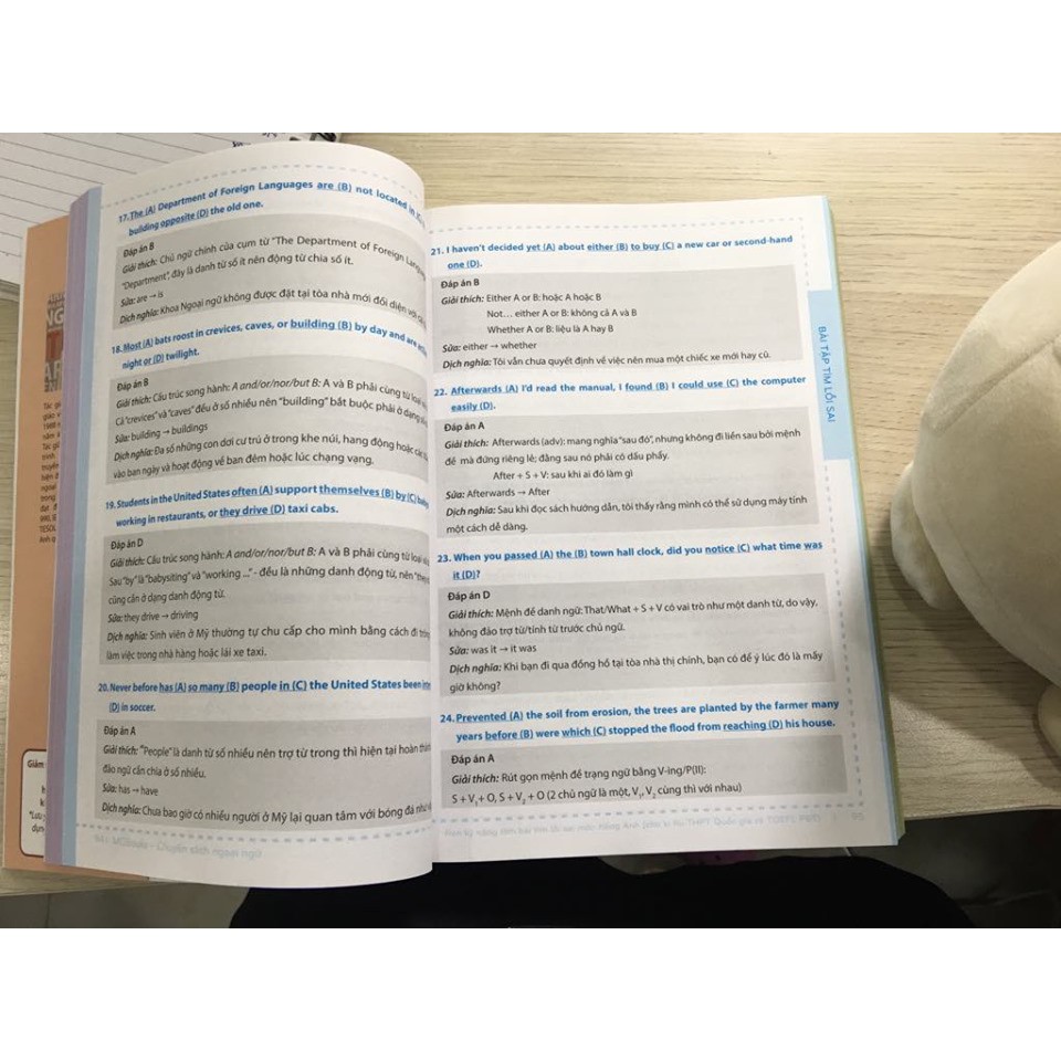 Sách Rèn Kỹ Năng Làm Bài Tìm Lỗi Sai Môn Tiếng Anh (tặng ebook Ngữ pháp tiếng Anh chuyên đề)