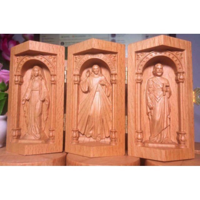 Bàn thờ Công Giáo mini để bàn gỗ Beech nhập khẩu - Mẫu Lòng Thương Xót Chúa - Quà tặng Công Giáo ý nghĩa
